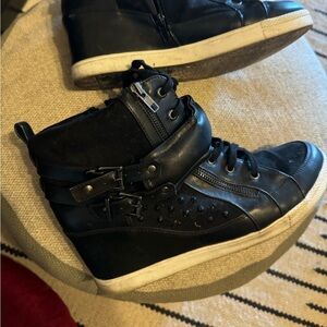 Wedge sneakers